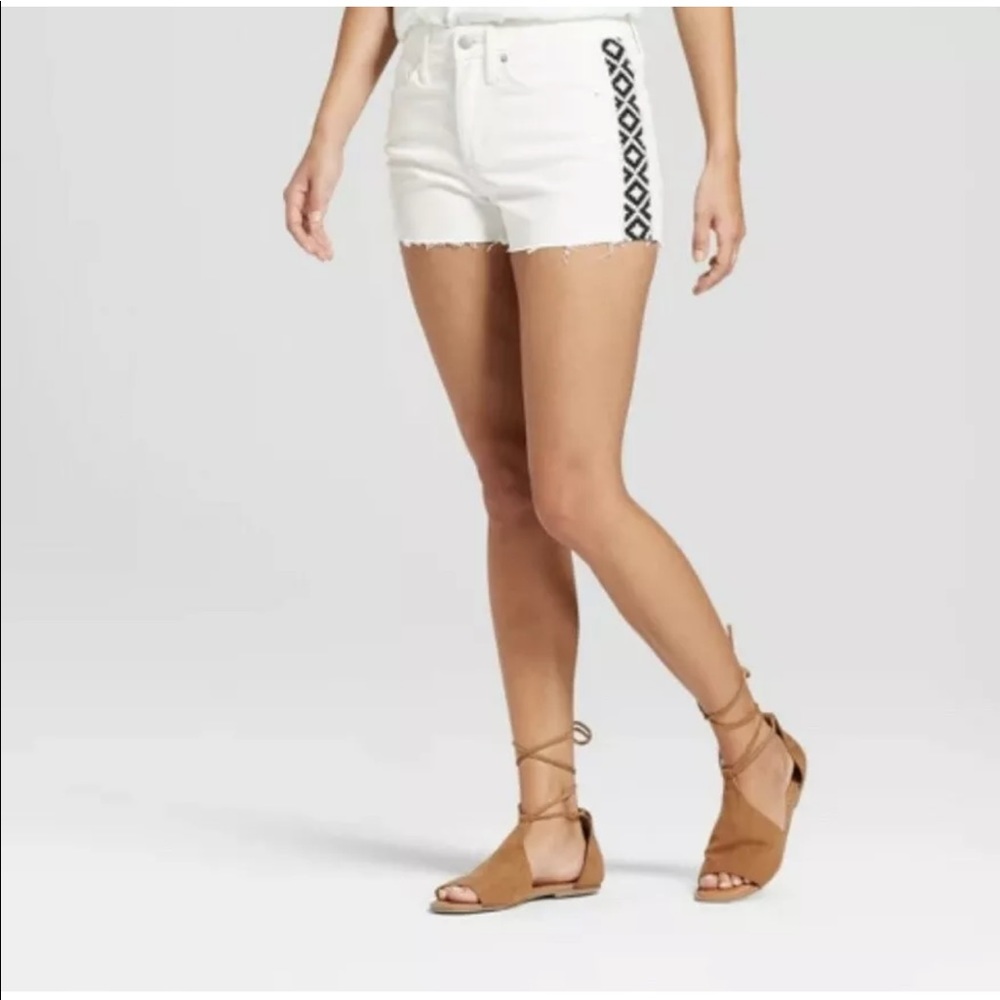 White Denim Shorts Size 4/27 Summer B(2)